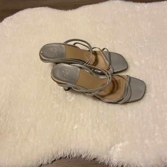 Silver Strapped Heels Ladies Size US 6 - Picture 2 of 10